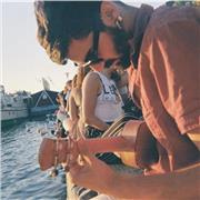 Clases de guitarra de todos los niveles con una metodología simple pero efectiva, sobretodo muy útil para niños y adultos que quieren empezar! 15€/h